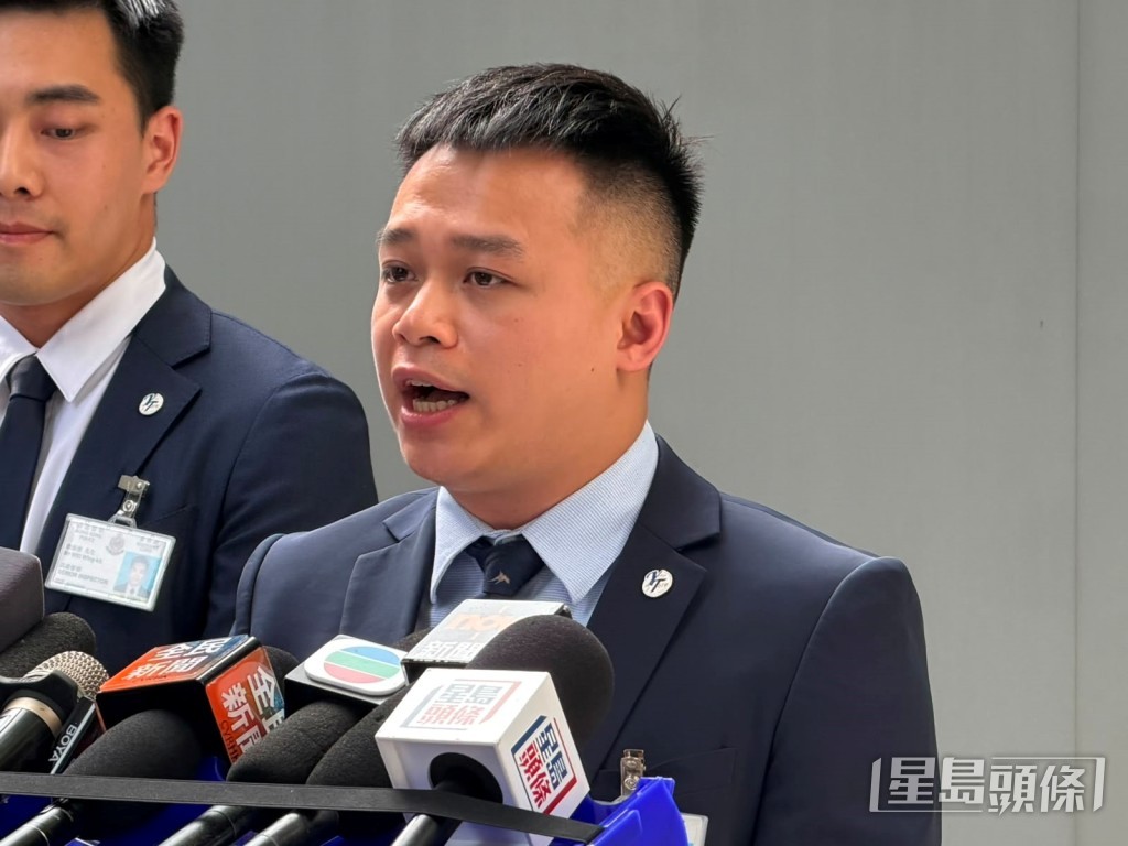 油尖警區反三合會行動組第一隊主管督察鄧耀發。 油尖警區反三合會行動組第一隊主管督察鄧耀發。