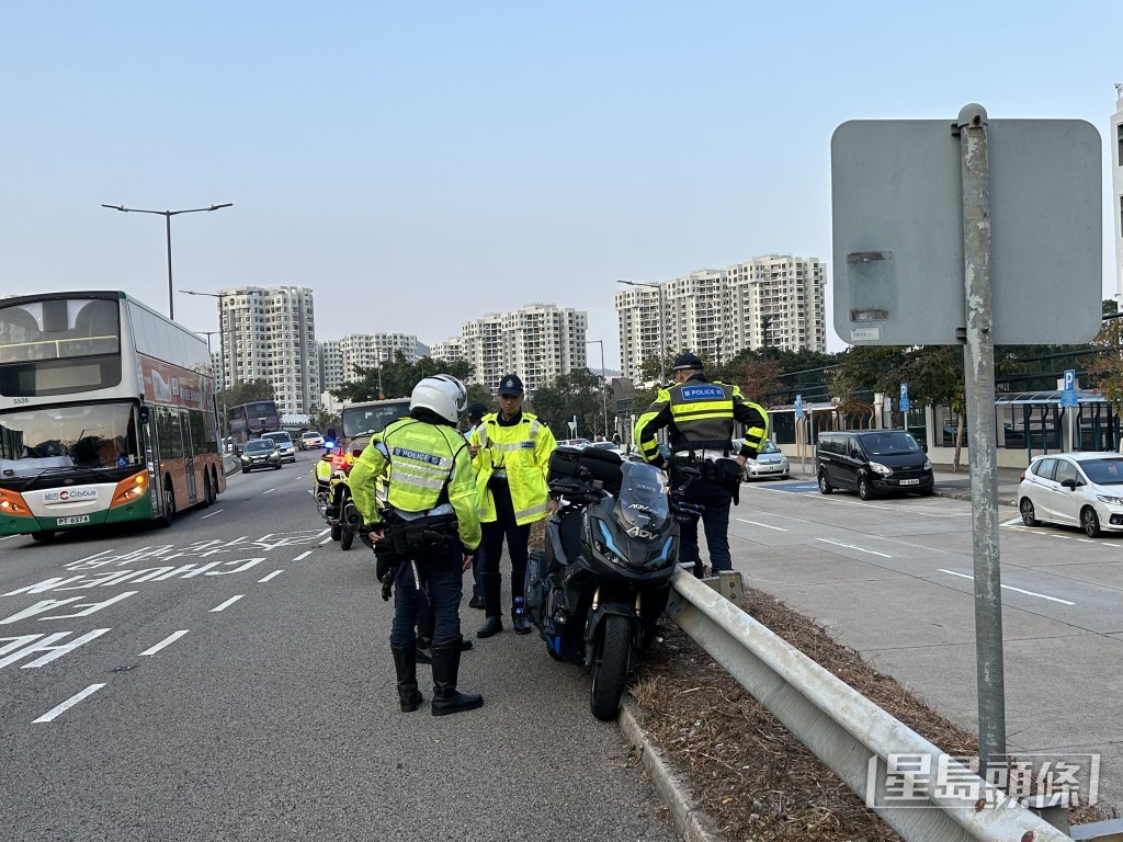 大批警員在場調查。曾志恆攝