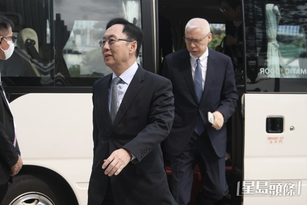 委員會成員陳健波(前)。資料圖片