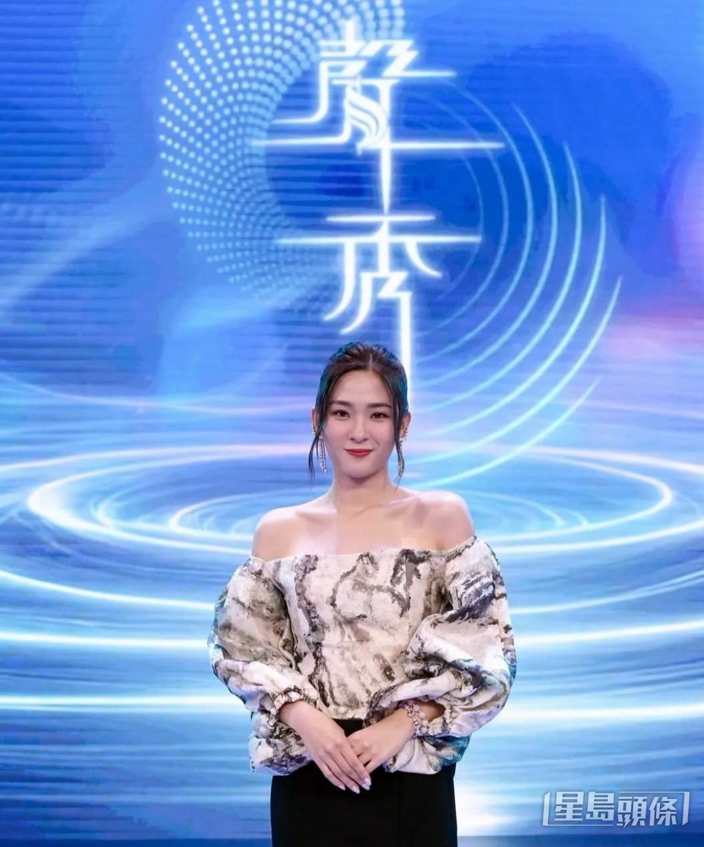 陳懿德再下一城,首度獨挑大樑主持歌唱大賽《聲秀》。 陳懿德再下一城,首度獨挑大樑主持歌唱大賽《聲秀》。