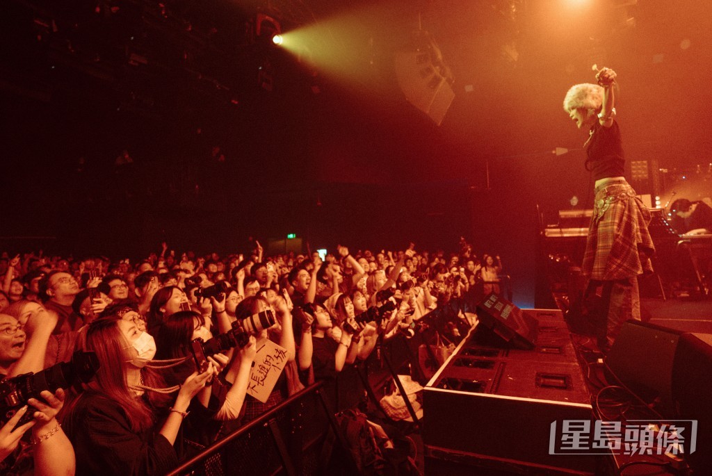 這次演出以最新專輯《凝》為核心。 這次演出以最新專輯《凝》為核心。