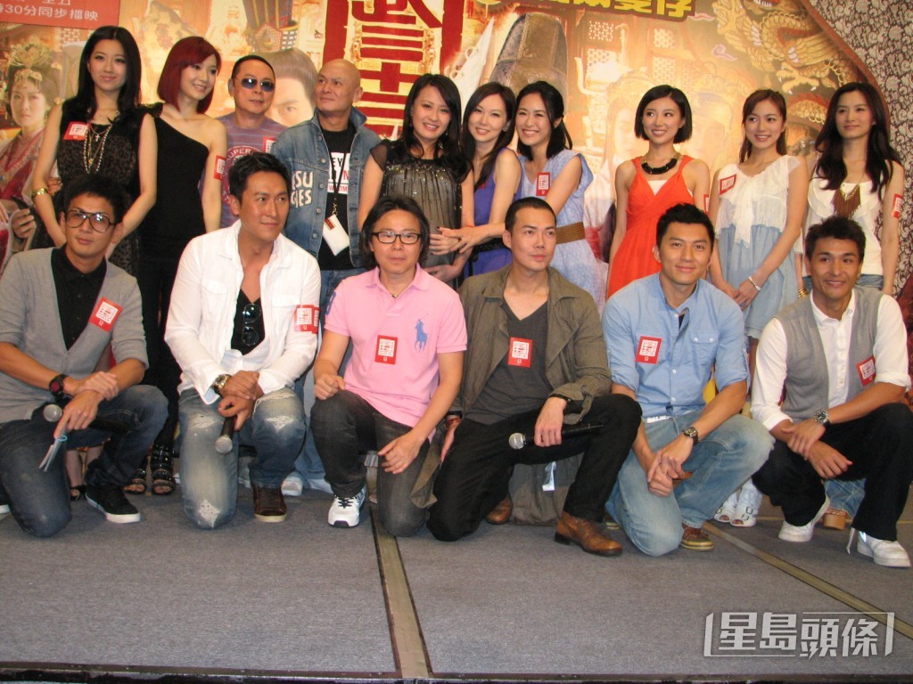 梁嘉琪（后右四）曾演出TVB剧《洪武三十二》。