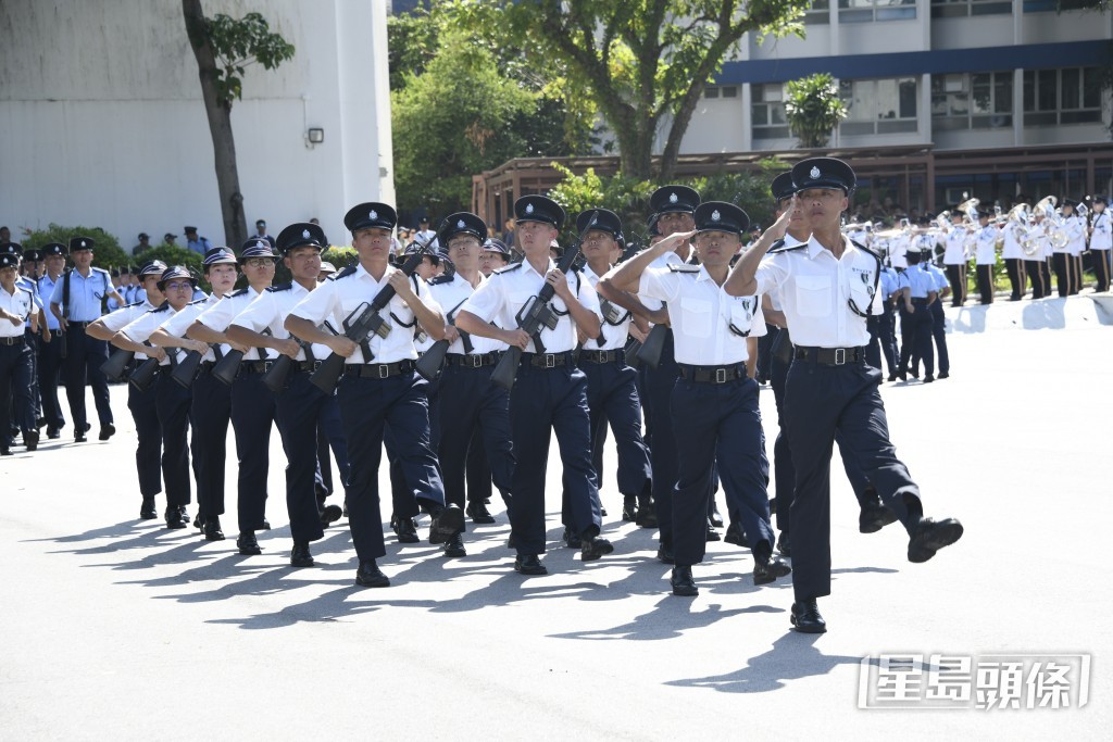 警察学院今（14 日）举行结业会操，共有名29名督察及164名见习督察接受检阅。杨伟亨摄