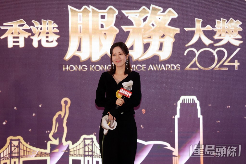 唐詩詠今日（16日）出席《東周刊》主辦之「香港服務大獎2024」頒獎典禮。