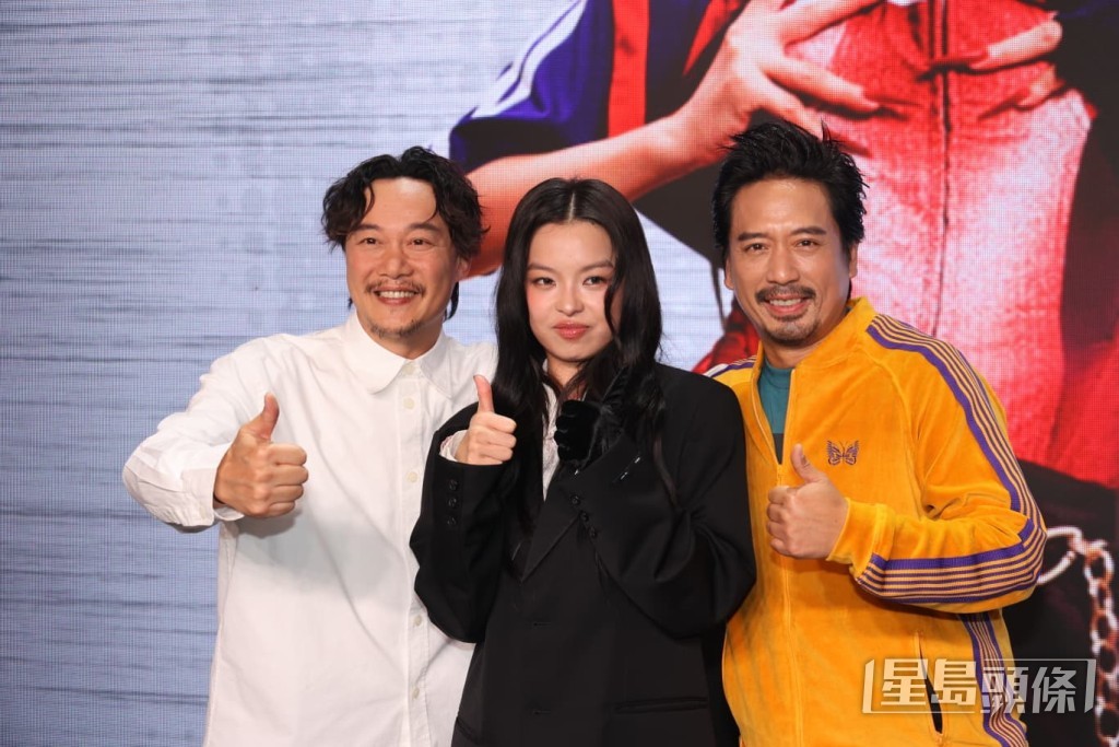 家麗和同門師兄Eric Kwok及老闆陳奕迅合照。 家麗和同門師兄Eric Kwok及老闆陳奕迅合照。