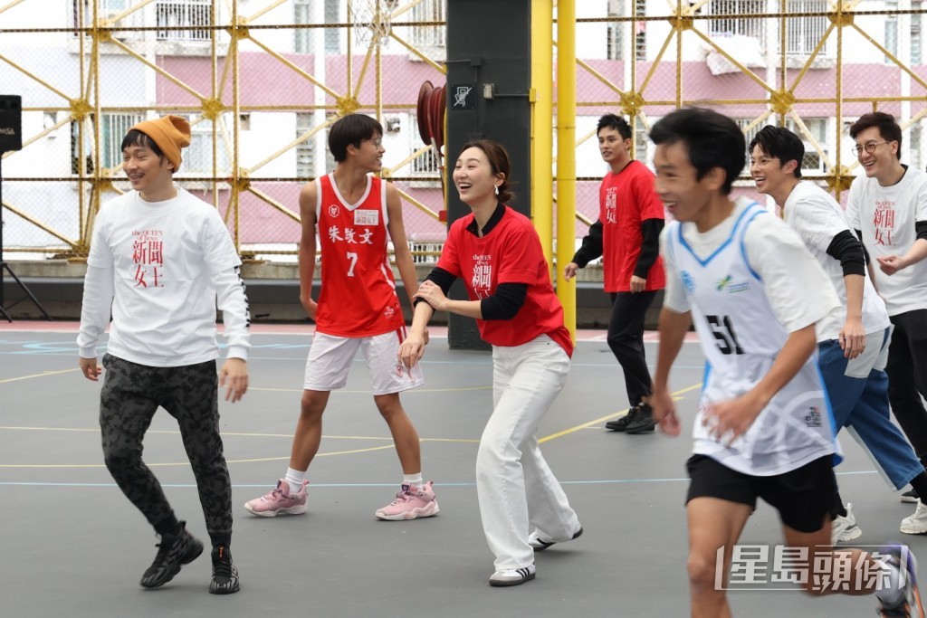 高海寧為隊友加油。