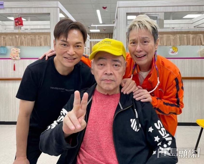 仙杜拉在港時到過老人院探過張偉文。
