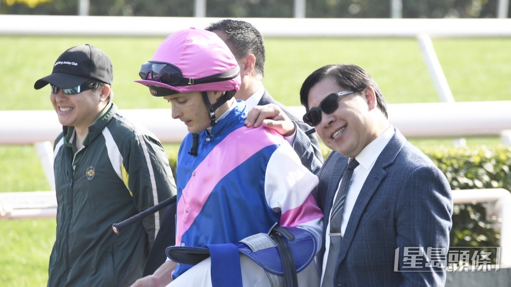 「陸小鳳」今朝出跳後，希威森同葉楚航坐埋傾咗好耐。