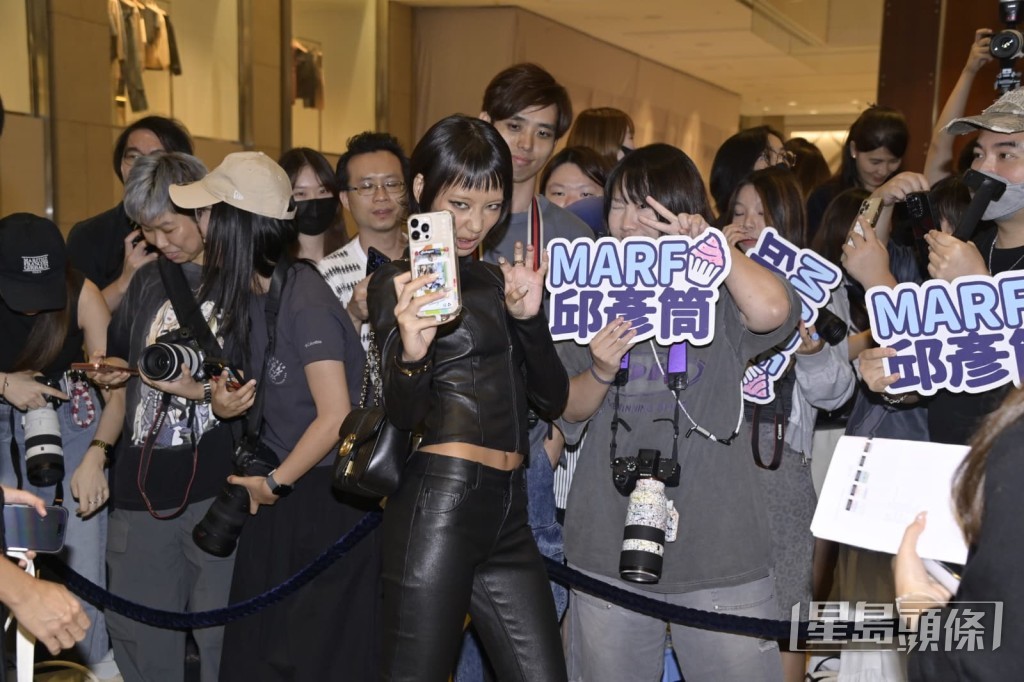 Marf和fans互動。 Marf和fans互動。