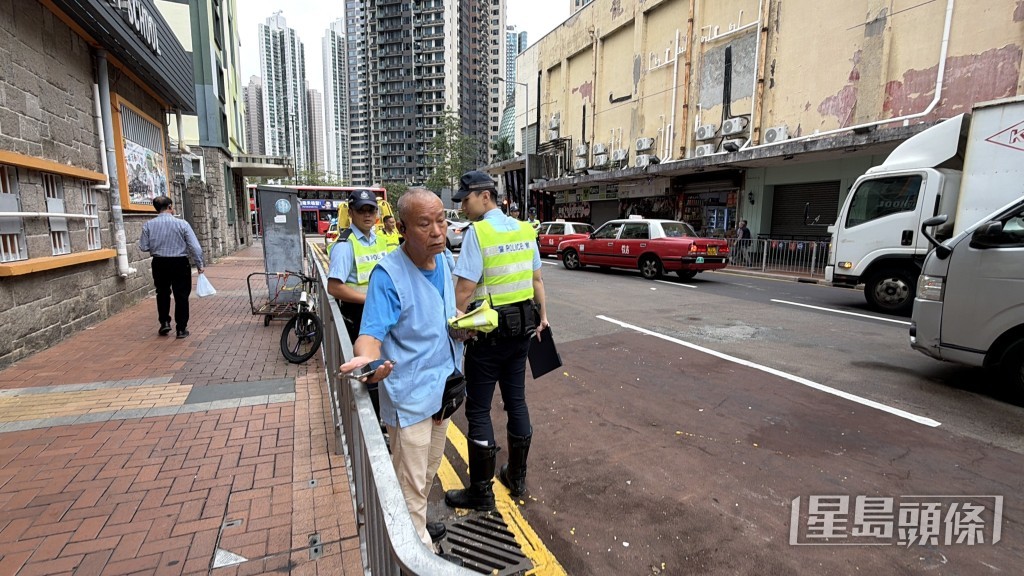 客貨車司機在場協查。