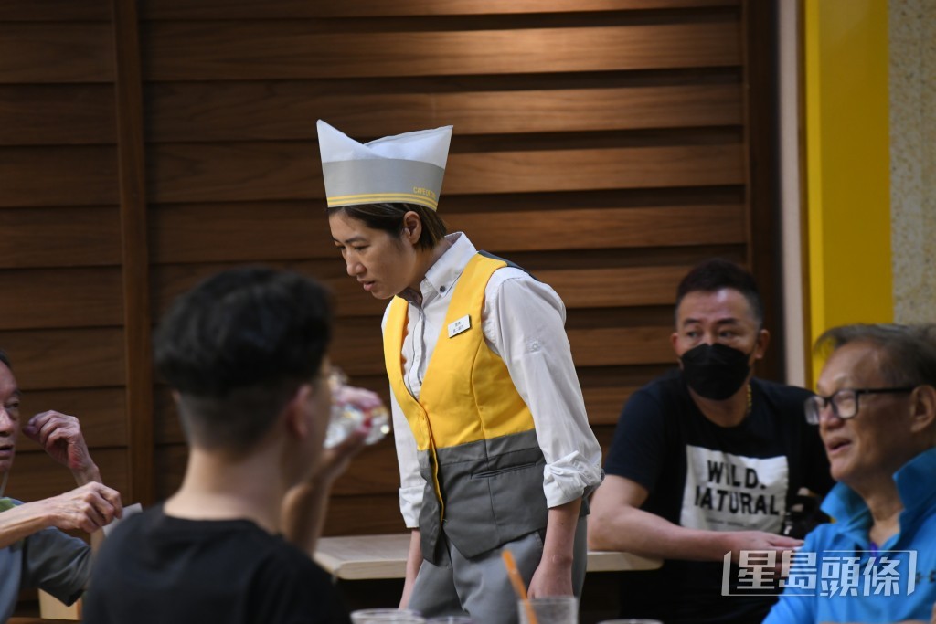 李家超強調輸入外勞非為降工資。資料圖片