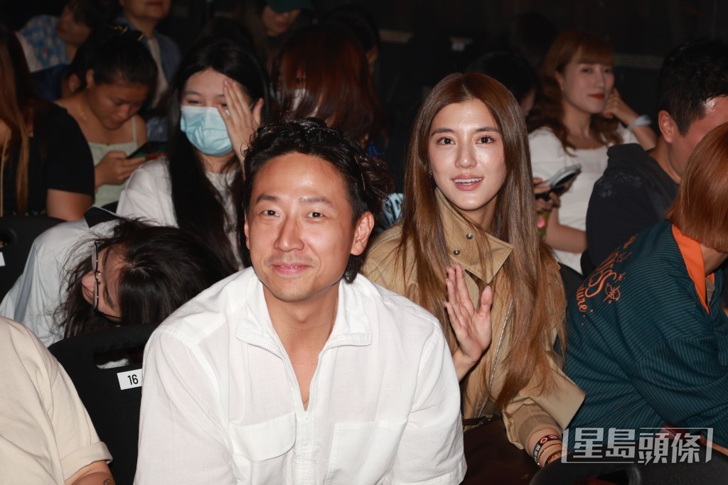 吳千語和老公施伯雄出雙入對。 吳千語和老公施伯雄出雙入對。