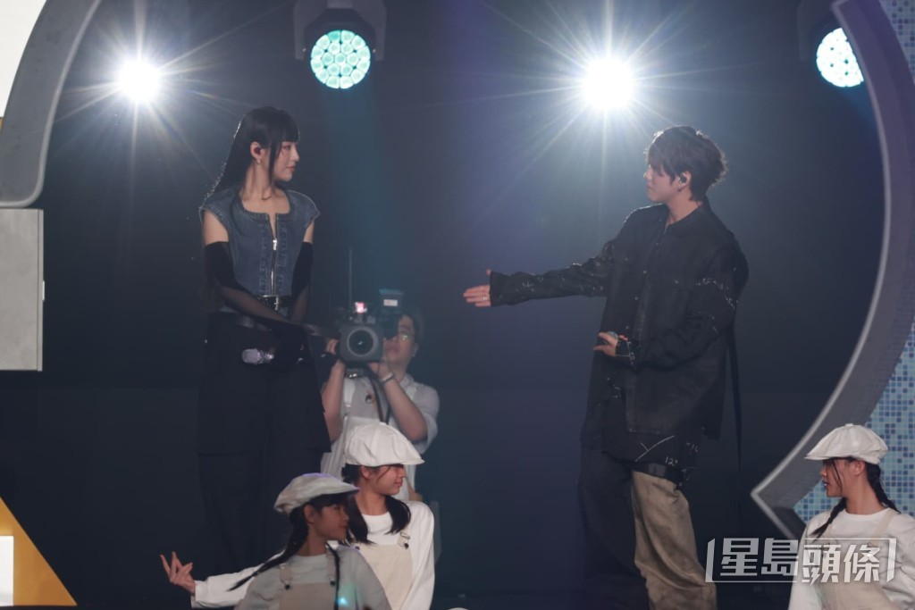 姜濤、炎明熹互動可愛。 姜濤、炎明熹互動可愛。
