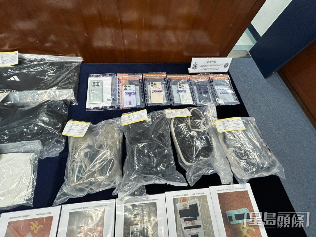 懷疑涉案人衣物。 懷疑涉案人衣物。
