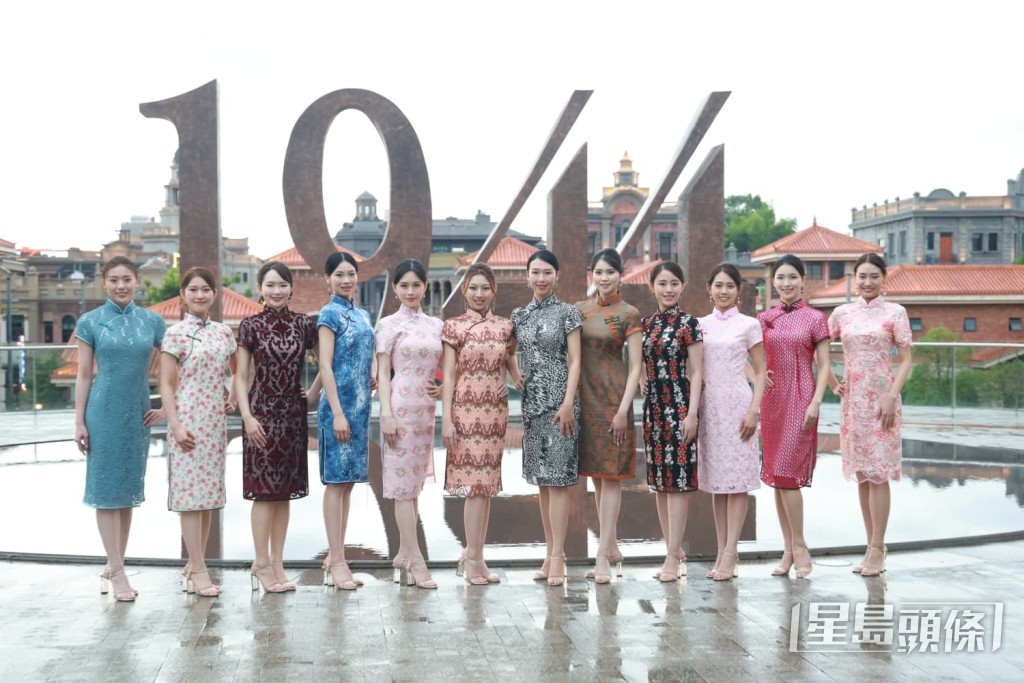 12位候選佳麗今日到湖南外景拍攝。 12位候選佳麗今日到湖南外景拍攝。