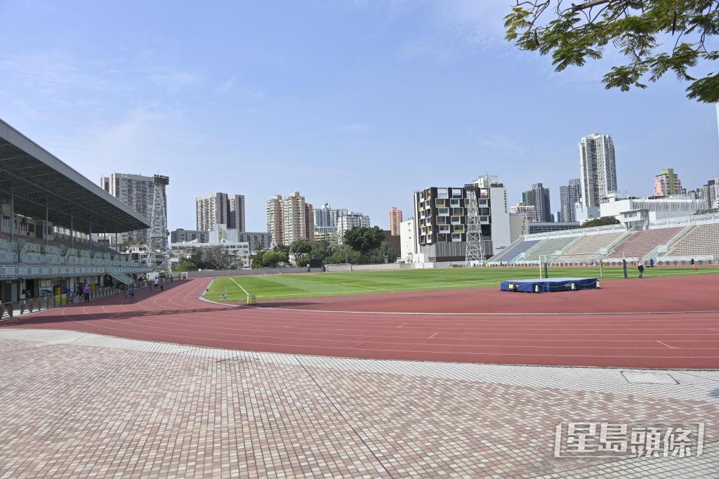 元朗大球場自2022年8月起重建。 元朗大球場自2022年8月起重建。