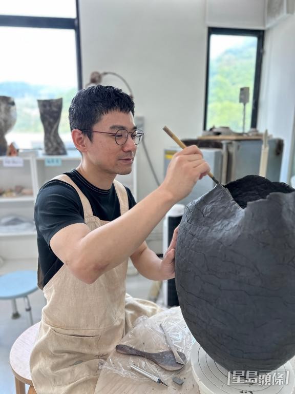 潘辉煌雕塑的大型陶瓷作品。 受访者提供 潘辉煌雕塑的大型陶瓷作品。 受访者提供