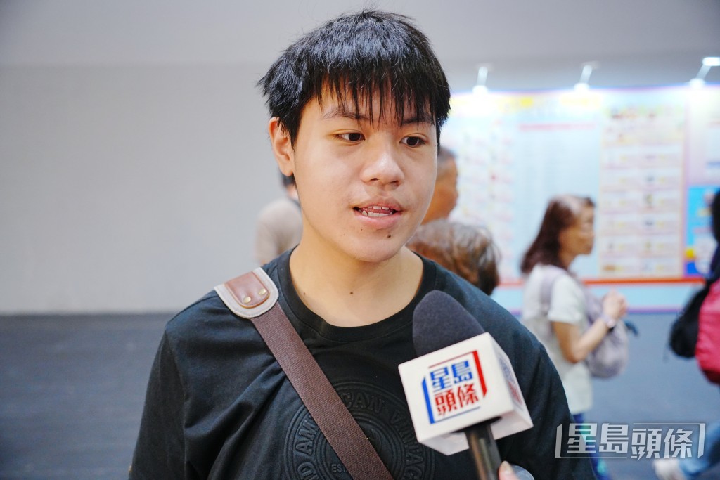 李先生。 李先生。