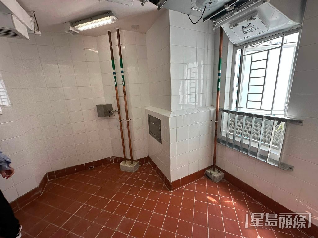 東涌新落成的雋東邨(相片:新民黨離島區域發展主任曾昭浴@翔東/雋東/迎東街坊互助群facebook) 東涌新落成的雋東邨(相片:新民黨離島區域發展主任曾昭浴@翔東/雋東/迎東街坊互助群facebook)