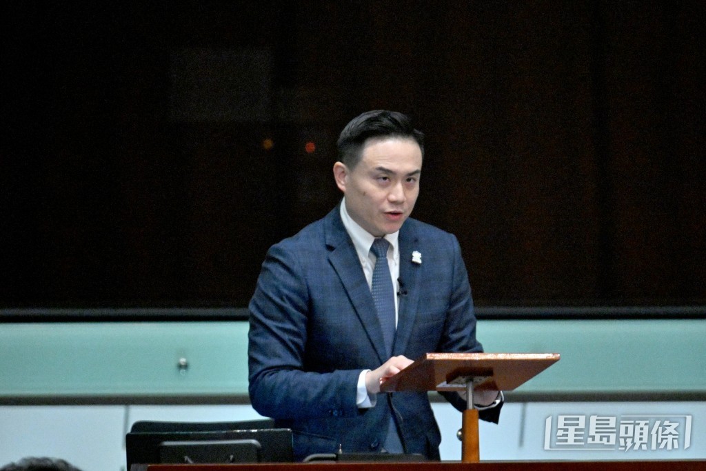 實政圓桌莊豪鋒。