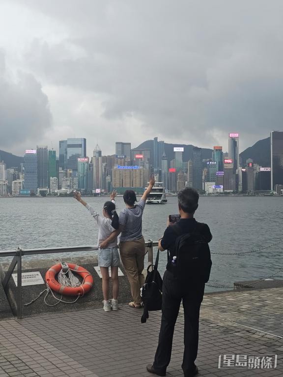 維港兩岸是旅客訪港的熱門景點。 維港兩岸是旅客訪港的熱門景點。