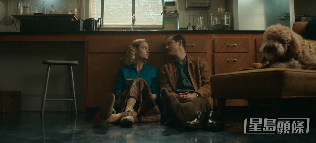  Brie Larson 及男主角Lewis Pullman。