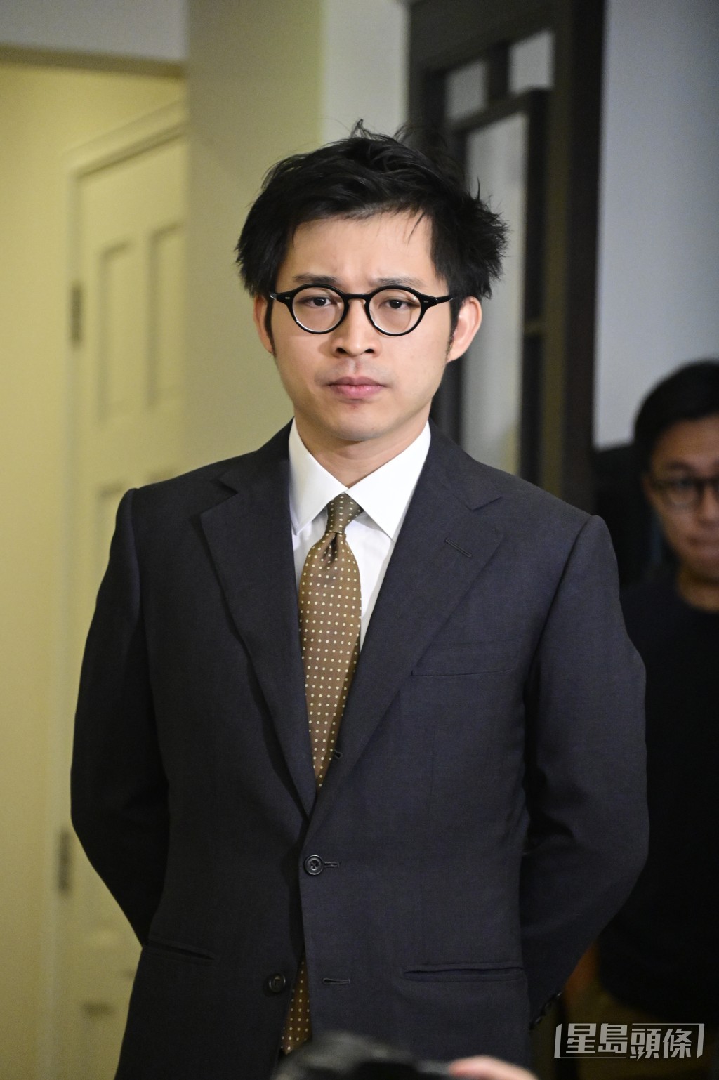 林作主動交代被捕後保釋一事。