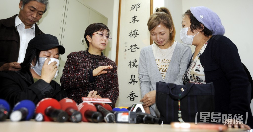 Makiyo聲淚俱下向傷者家屬道歉。 Makiyo聲淚俱下向傷者家屬道歉。
