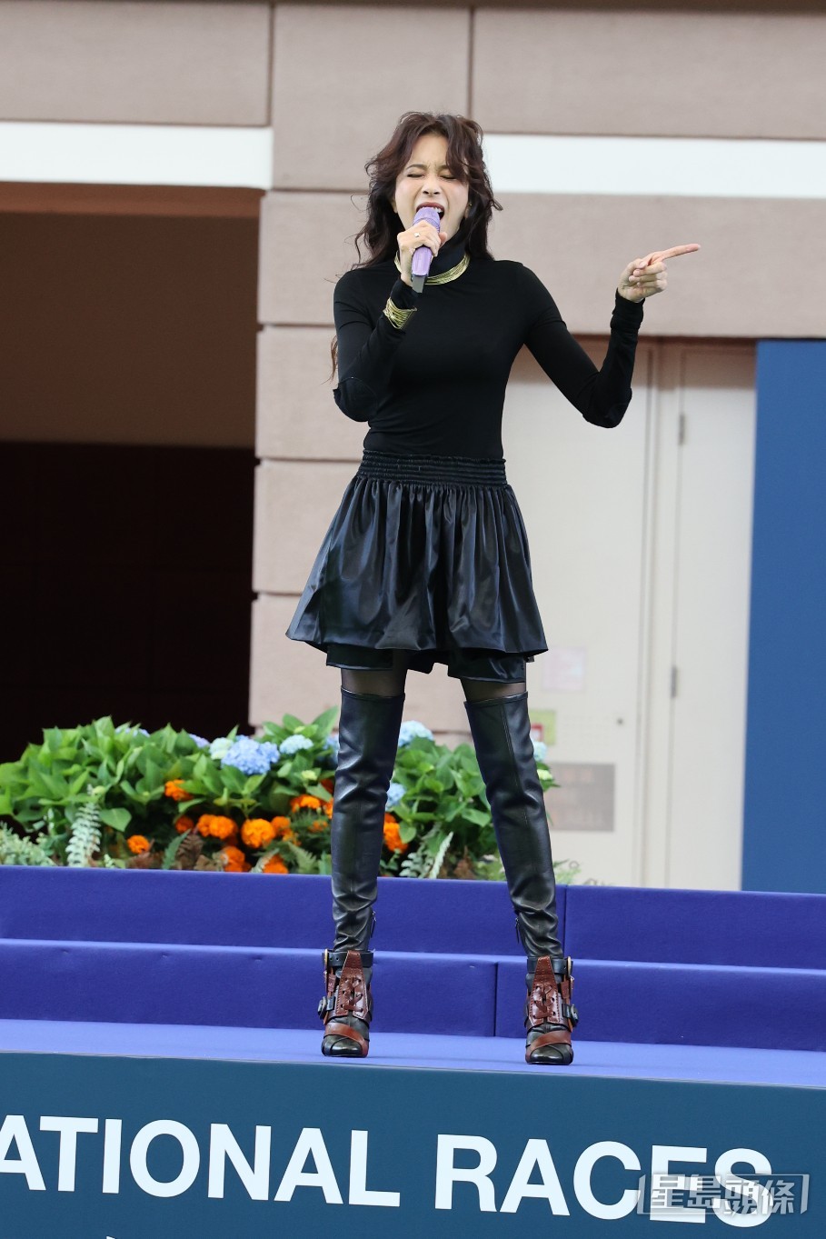 莫文蔚為馬場活動擔任開幕表演嘉賓。 莫文蔚為馬場活動擔任開幕表演嘉賓。