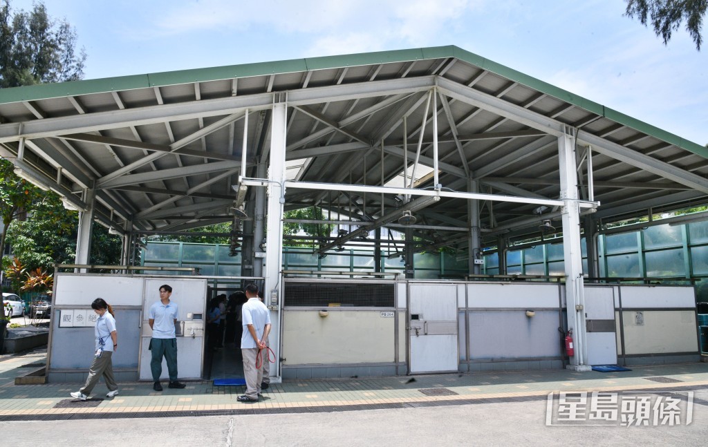 現時全港設有4個動物管理中心,負責處理狗隻檢疫、治療等事宜。 現時全港設有4個動物管理中心,負責處理狗隻檢疫、治療等事宜。