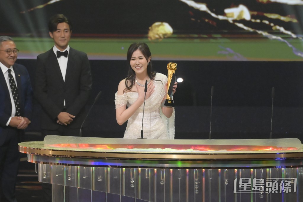 劉佩玥在《萬千星輝頒獎典禮2022》上獲封「大馬視后」。
