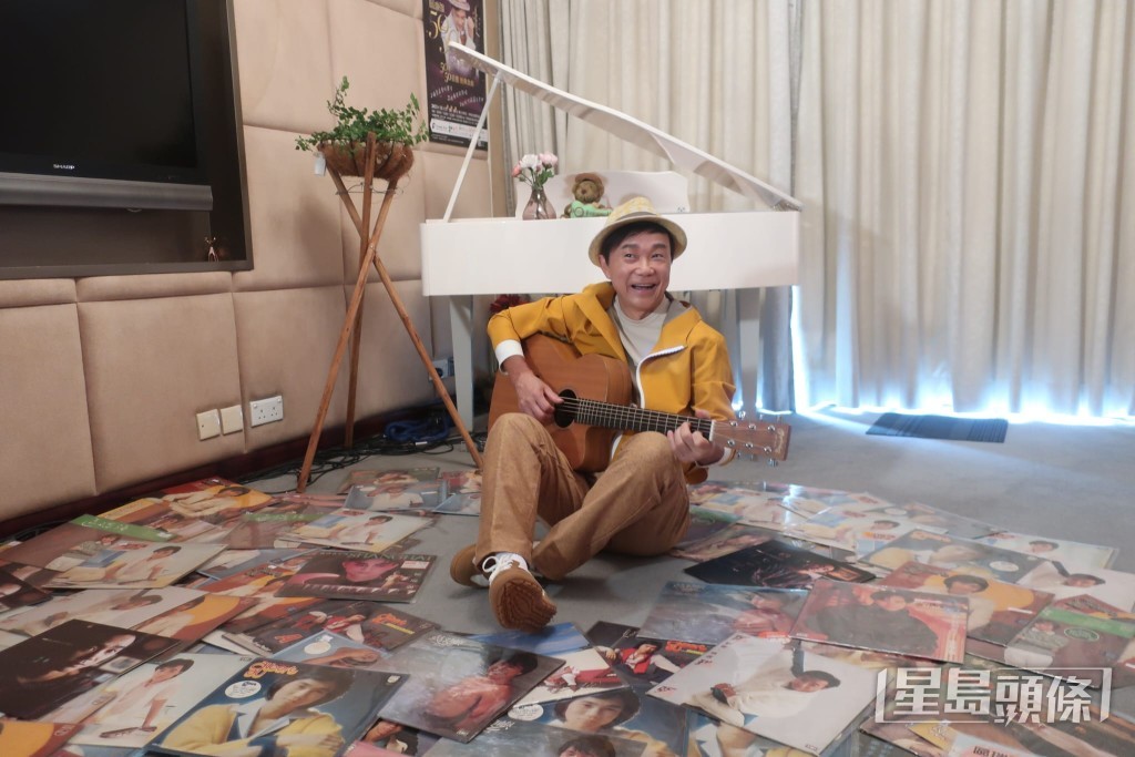 入行50年的区瑞强出过不少金曲。