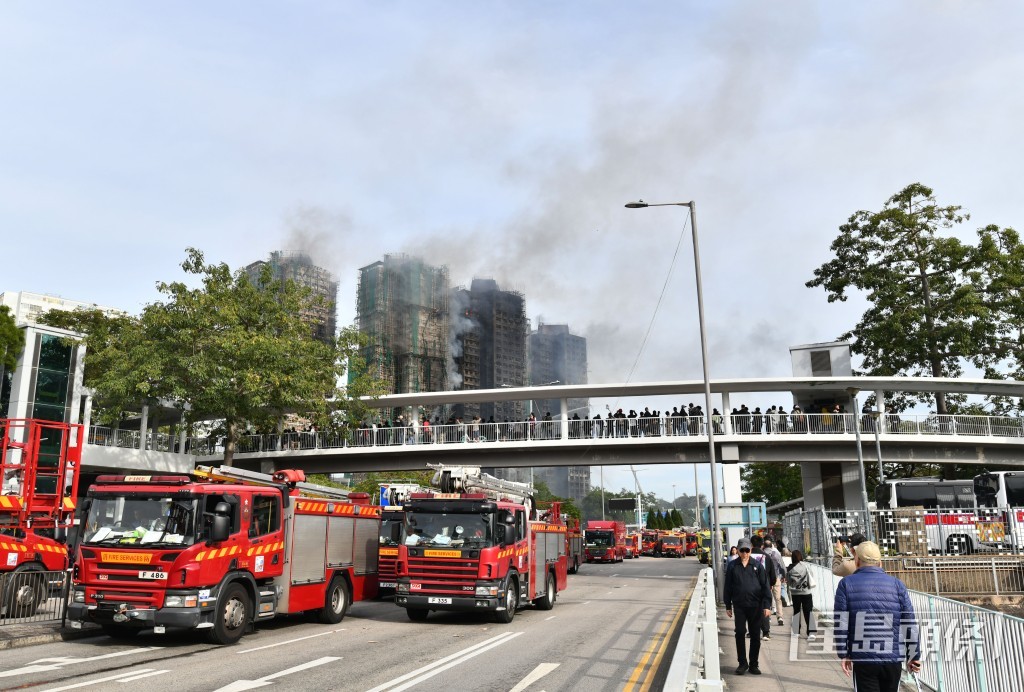梁韋洛指鋼梯車的主要工作,就是射水至外牆防止火勢蔓延至其他地方。資料圖片 梁韋洛指鋼梯車的主要工作,就是射水至外牆防止火勢蔓延至其他地方。資料圖片