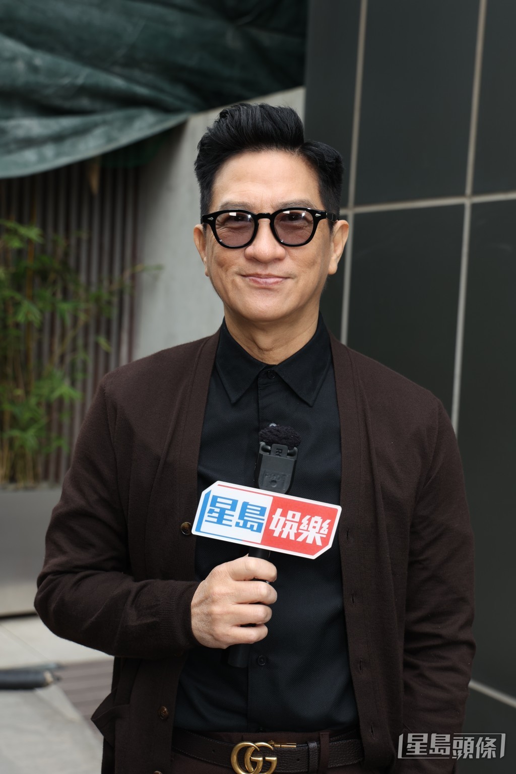 張家輝指楊受成博士出手闊綽，「楊生係咁易，求求其其都畀幾封一千蚊。」