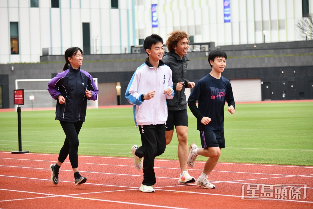 啟德青年運動場跑步徑首日開放。盧江球攝