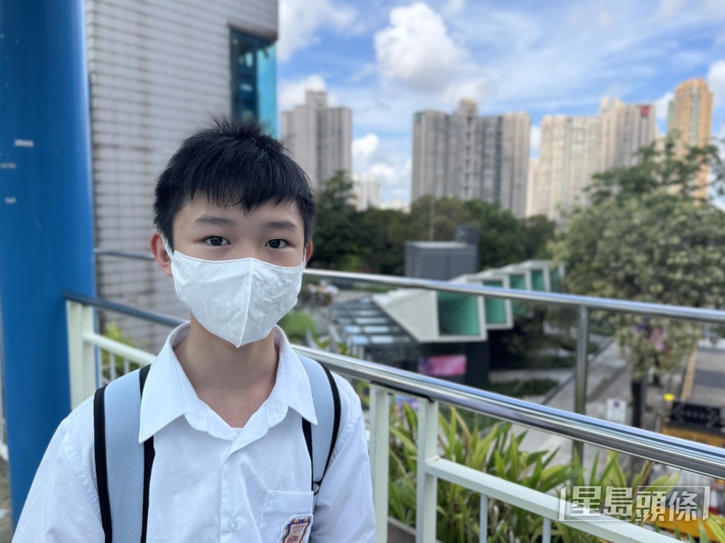 在附近就讀的中學陳同學認為設計創新,指貨櫃上面有窗可以透光,與一般建築不同。 在附近就讀的中學陳同學認為設計創新,指貨櫃上面有窗可以透光,與一般建築不同。