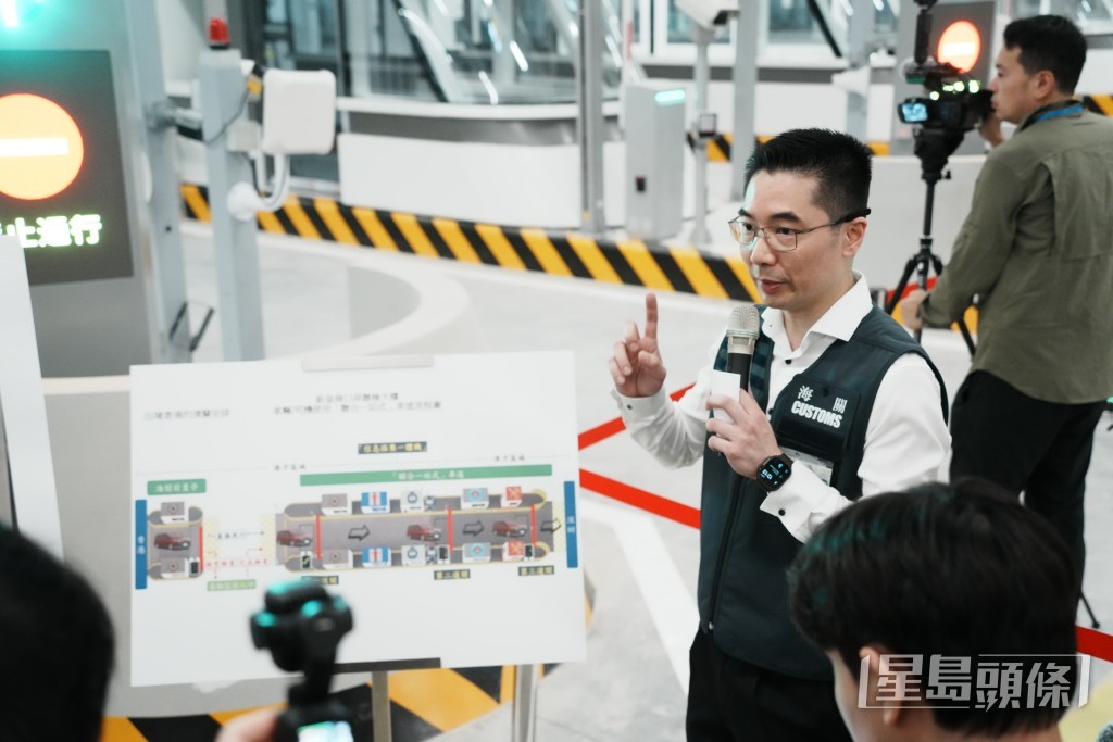 海關陸路邊境口岸科副總指揮官王肇佳。 海關陸路邊境口岸科副總指揮官王肇佳。