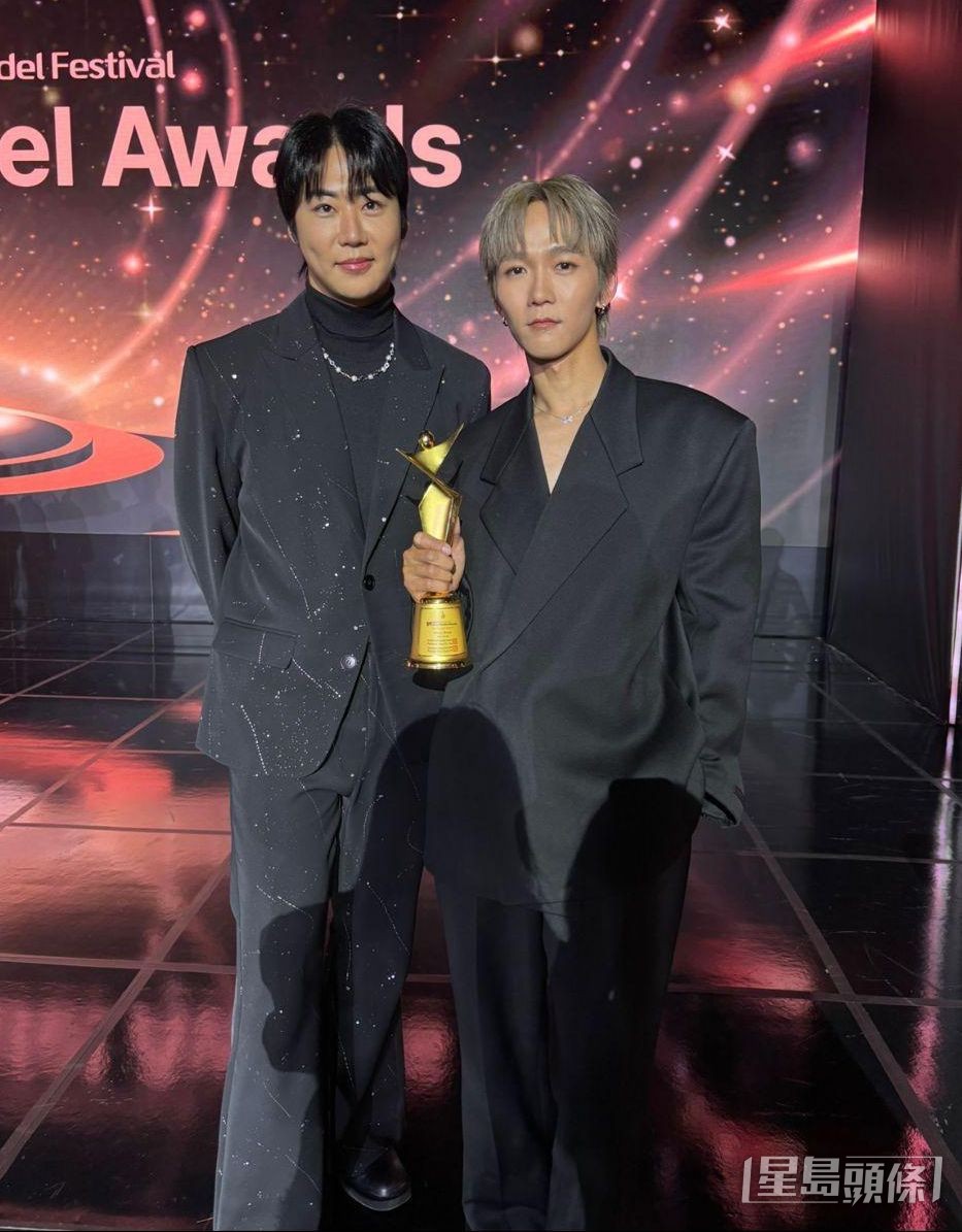 《Asia Model Awards 2025》男团MIRROR成员王智德(Alton)勇夺亚洲巨星奖。 《Asia Model Awards 2025》男团MIRROR成员王智德(Alton)勇夺亚洲巨星奖。
