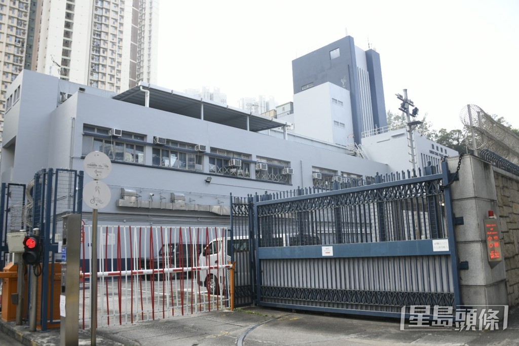 觀塘警署發生警務人員吞槍自殺案件。 觀塘警署發生警務人員吞槍自殺案件。