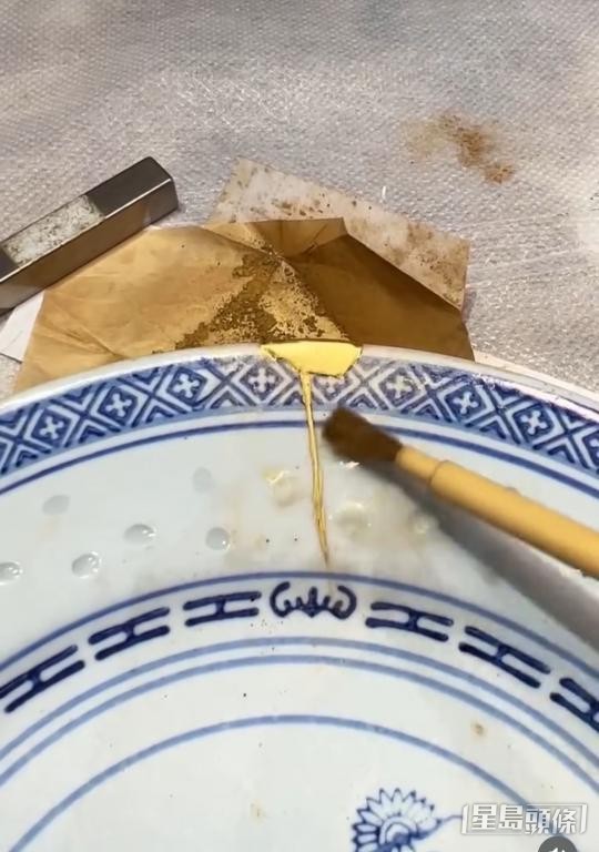 近年李衍蒨醉心研习日本技艺「金继」，学习修复破损器物。  受访者提供