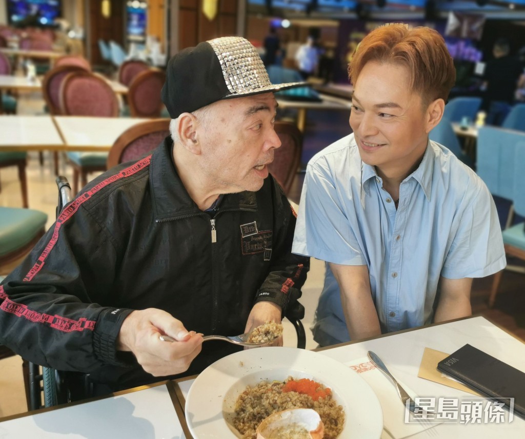 方俊得張偉文鼓勵,表現正面。 方俊得張偉文鼓勵,表現正面。