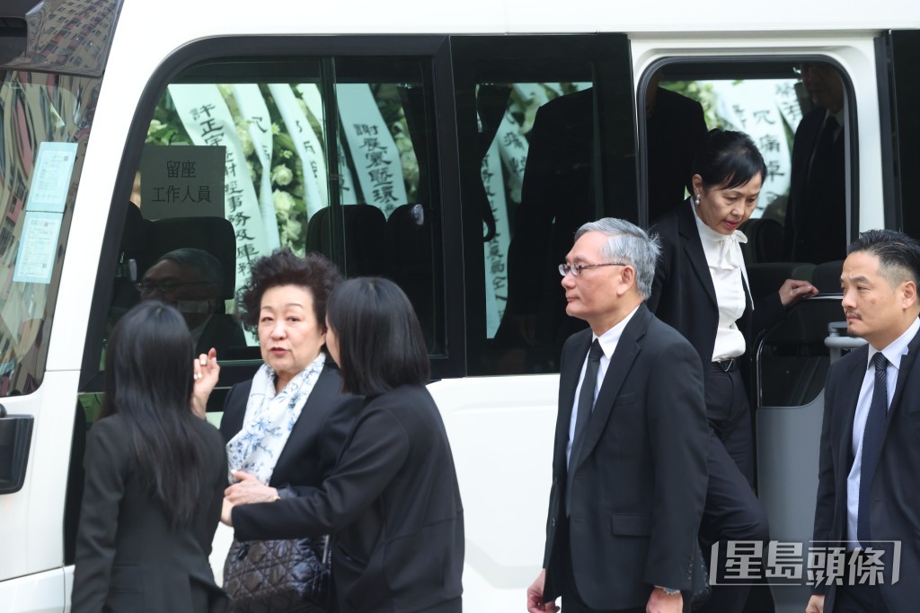 终审法院首席法官张举能、特首政策组组长黄元山。 终审法院首席法官张举能、特首政策组组长黄元山。