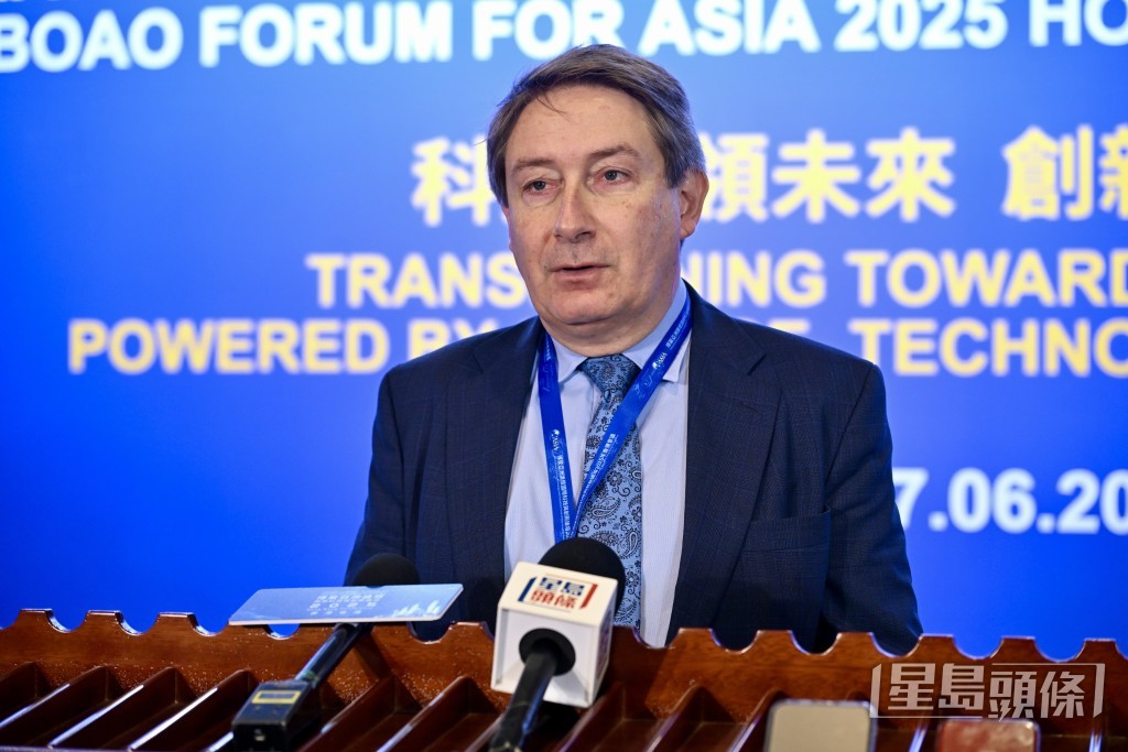 法國橋智庫主席Joel RUET表示,香港的大學在技術人才培養上投入大量資源,吸引來自世界各地的人才。 法國橋智庫主席Joel RUET表示,香港的大學在技術人才培養上投入大量資源,吸引來自世界各地的人才。