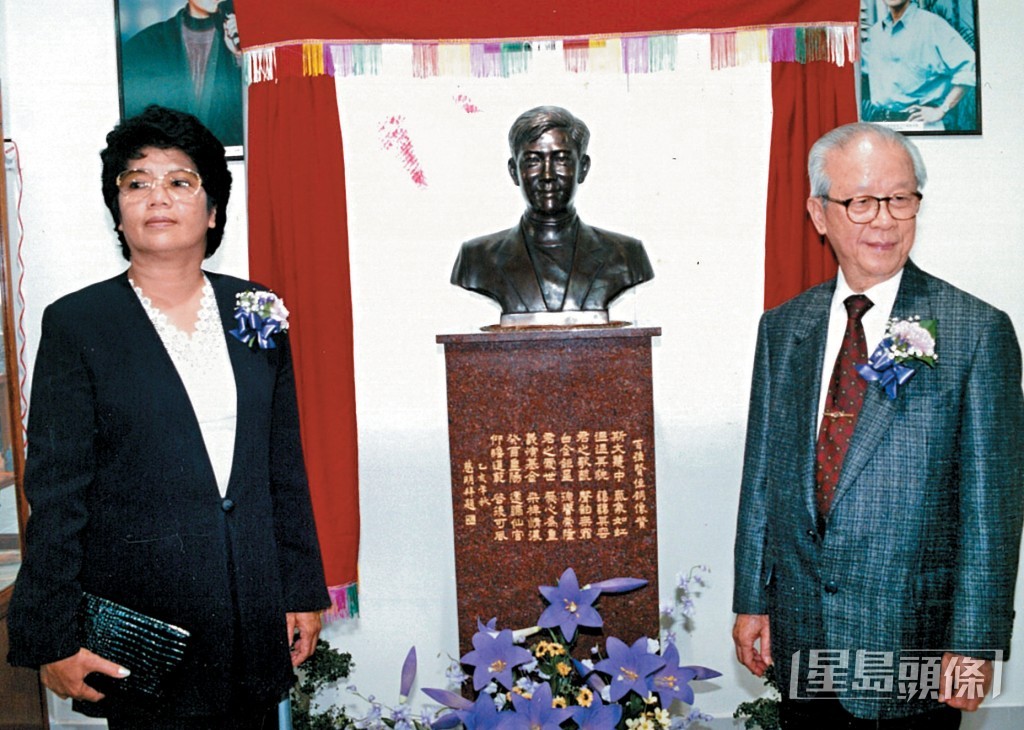 陳百強父母在陳百強死後，於台山為愛子設立紀念館。