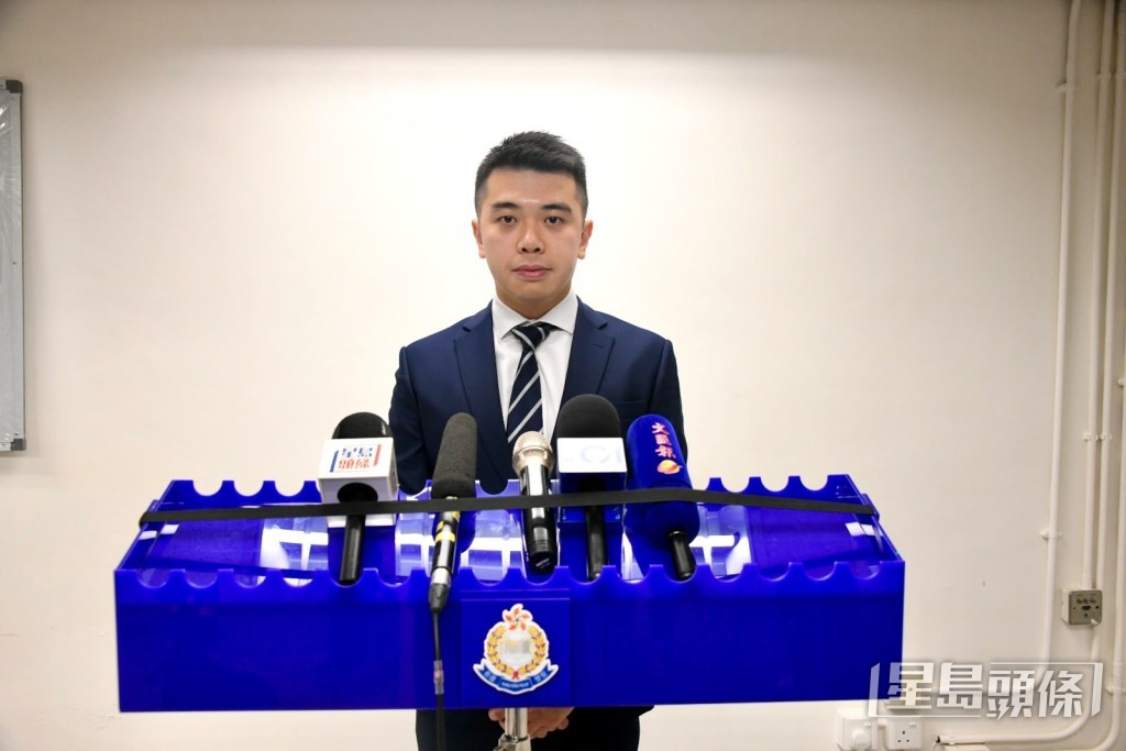 警方大埔警區反三合會行動組第二隊主管偵緝督察鄭善文講述案情。楊偉亨攝