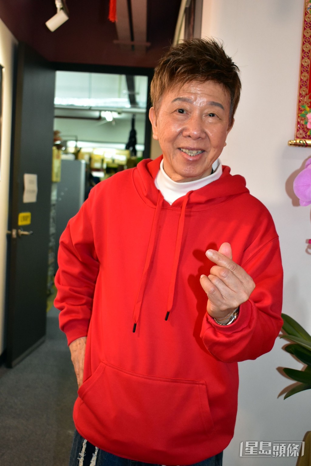 尹光预告会有两个嘉宾，其中一位是红馆做过他嘉宾的虾头(杨诗敏)。