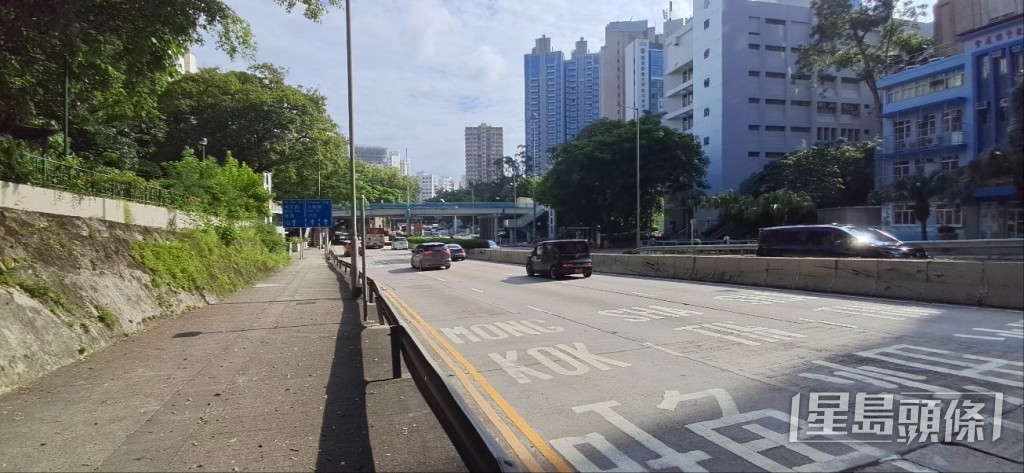 公主道今早交通回復正常。林思明攝 公主道今早交通回復正常。林思明攝