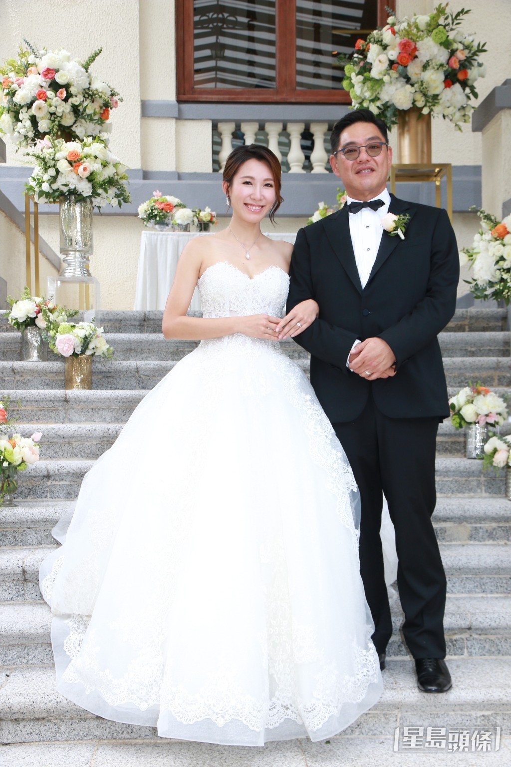 李美慧2018年与百亿富商曾文豪奉女成婚。