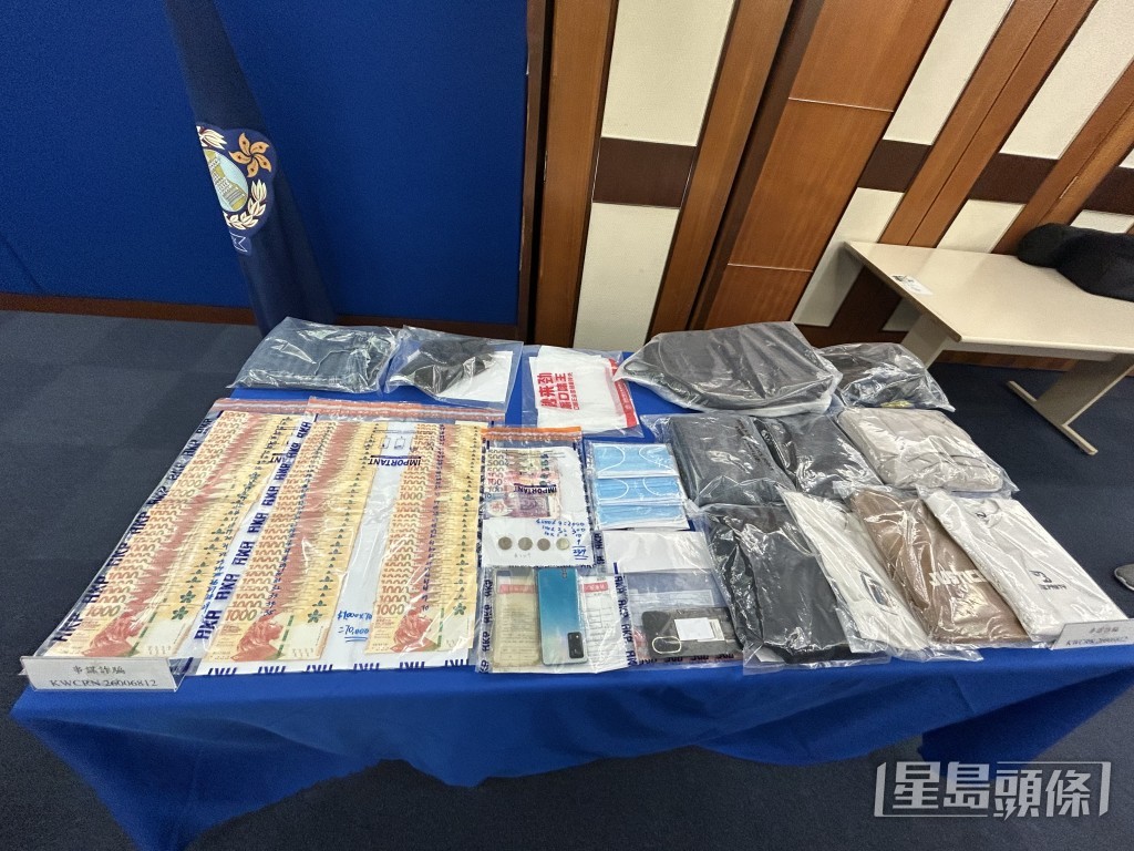 警方展示所得證物。