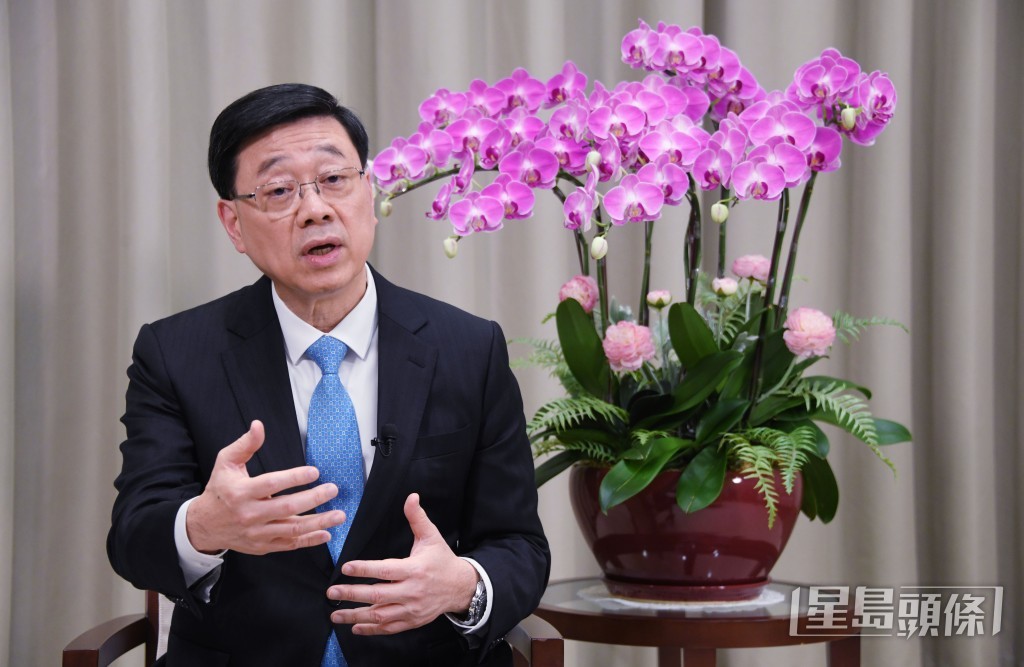 李家超以森林作喻，指整體樹木長高、樹葉更茂盛，但過程中某些樹木或經歷挑戰，部分行業要思考轉型。